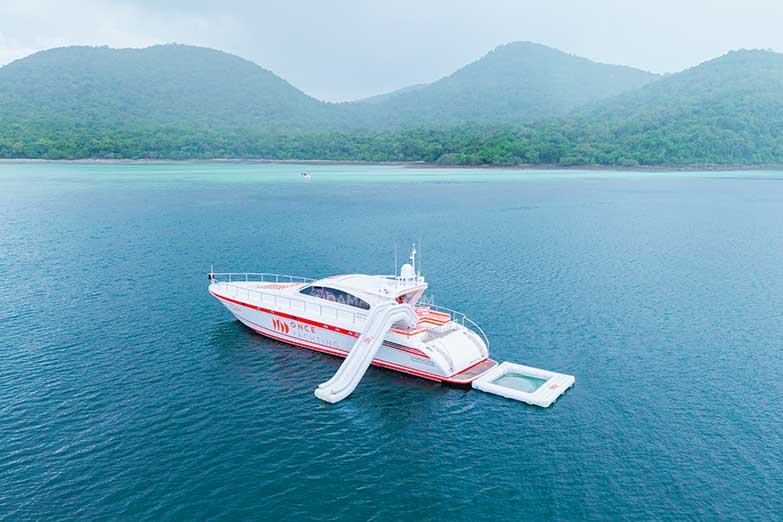 Cognac Arno Leopard 75ft Motor Yacht