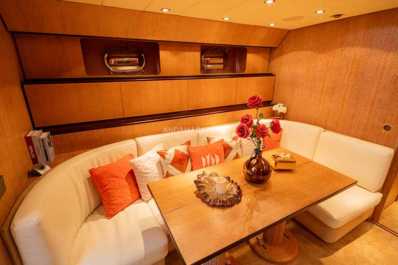 Cognac Arno Leopard 75ft Motor Yacht - Image 15