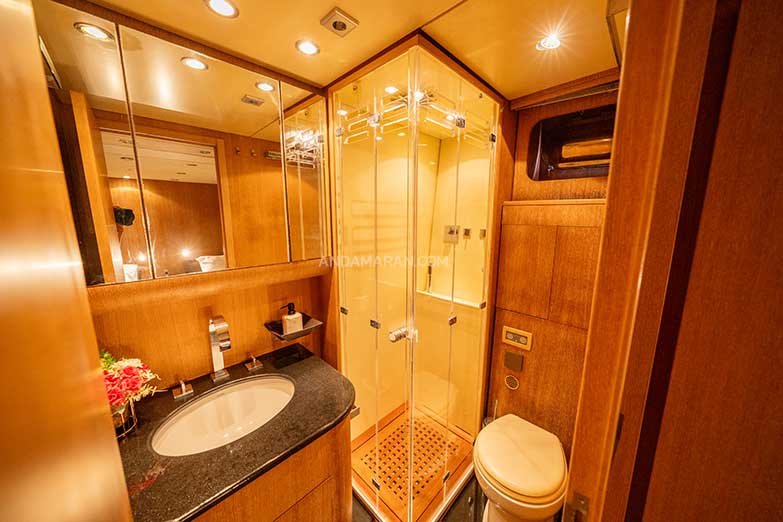 Cognac Arno Leopard 75ft Motor Yacht - Image 23