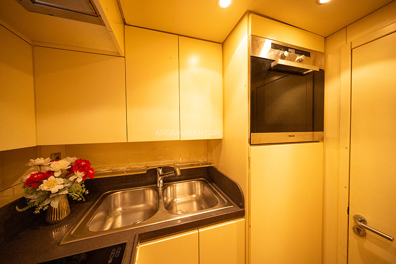 Cognac Arno Leopard 75ft Motor Yacht - Image 22