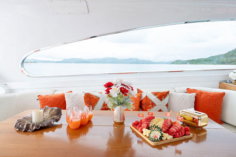 Cognac Arno Leopard 75ft Motor Yacht - Image 11